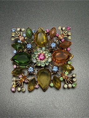 ❤️2/$80 Vintage Czech Glass Brooch/ Pendant